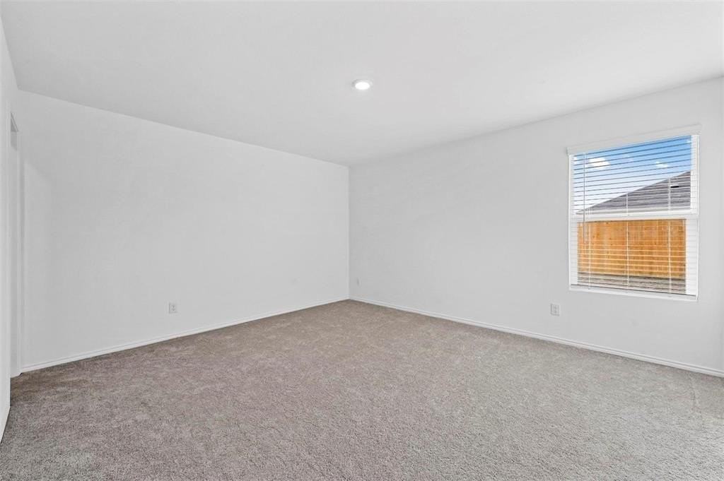 6742 Fairview Ave - Photo 6 of 25