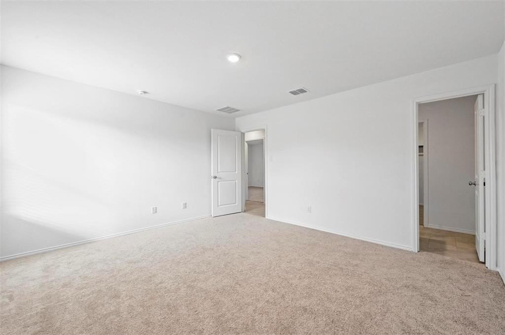 6742 Fairview Ave - Photo 7 of 25