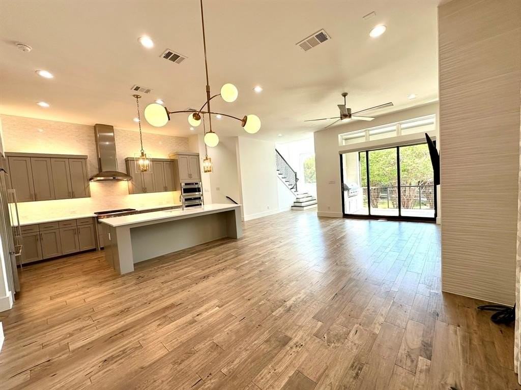 6108 Preserve Dr - Photo 3 of 31