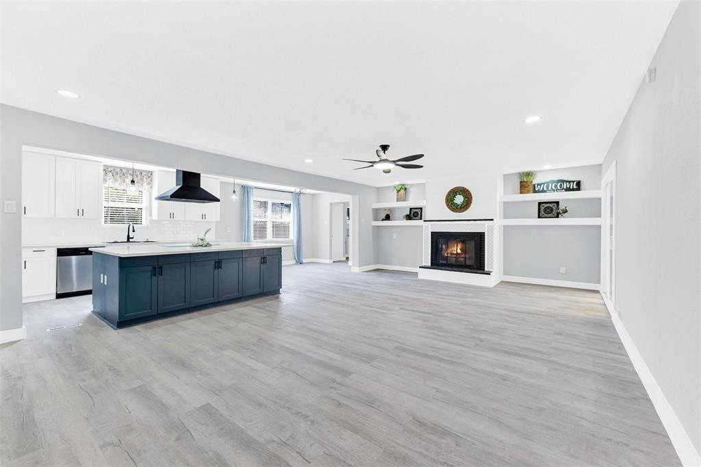 5821 Clendenin Ave - Photo 4 of 16