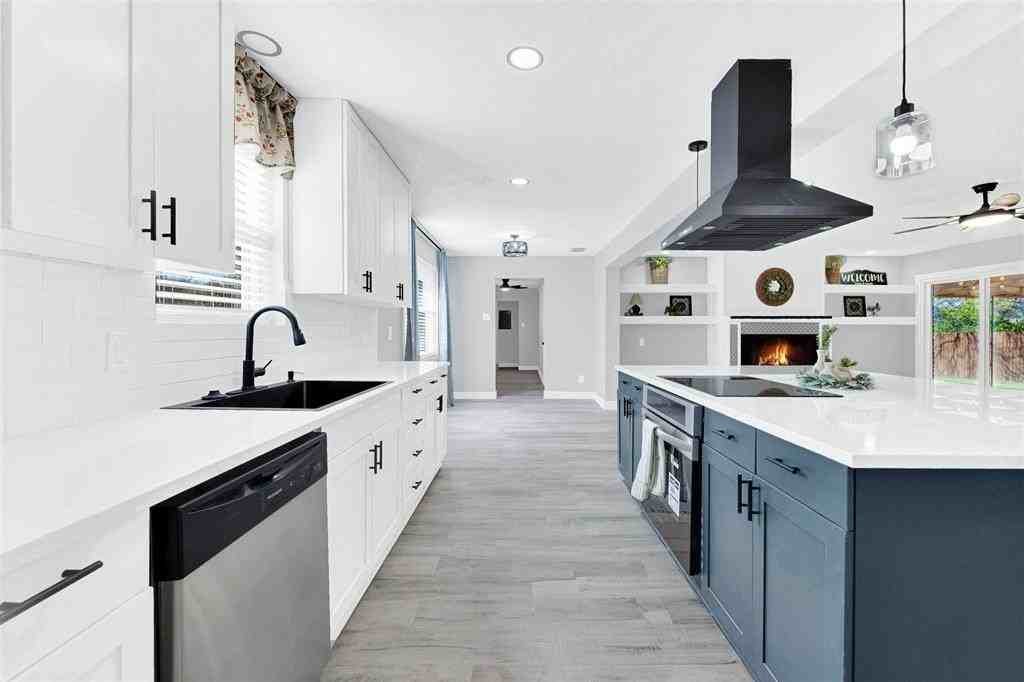 5821 Clendenin Ave - Photo 6 of 16