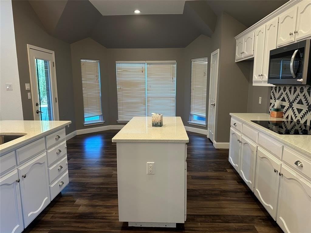 12621 Lillybrook Ln - Photo 4 of 11