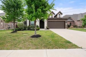 featured image of 3418 Woodford Dr