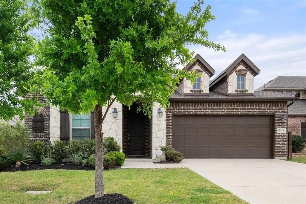 3418 Woodford Dr - Photo 2 of 30