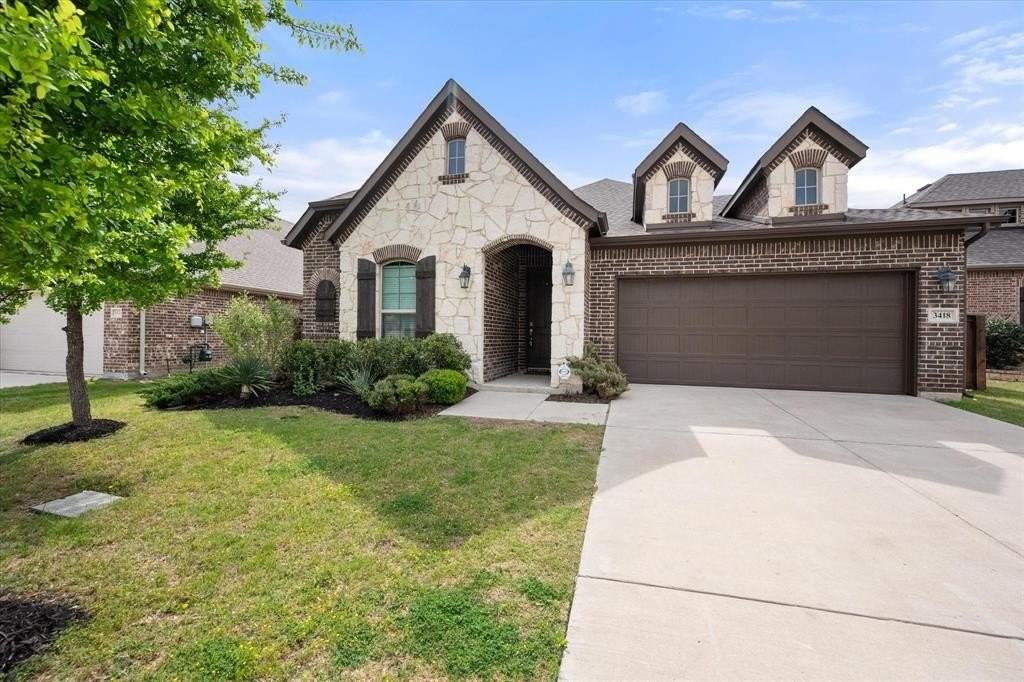 3418 Woodford Dr - Photo 3 of 30