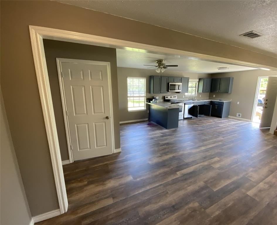 1502 Daffan Ave - Photo 6 of 20