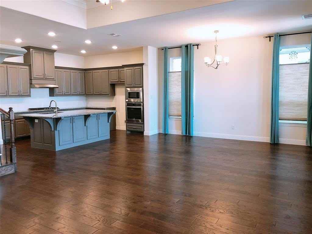 8712 Pine Valley Dr - Photo 4 of 28