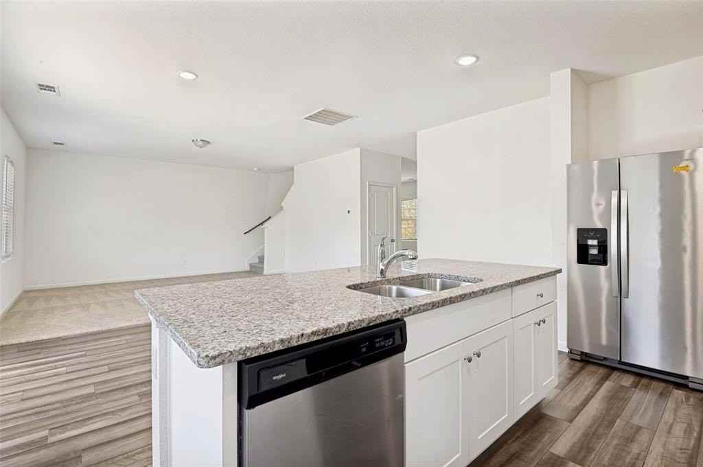 2430 Sagebrush Dr - Photo 4 of 25