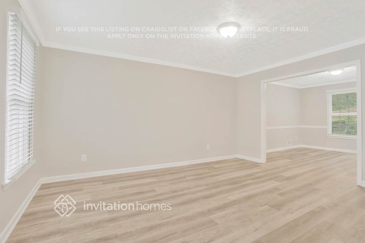 3386 Woodlaurel Dr - Photo 4 of 27