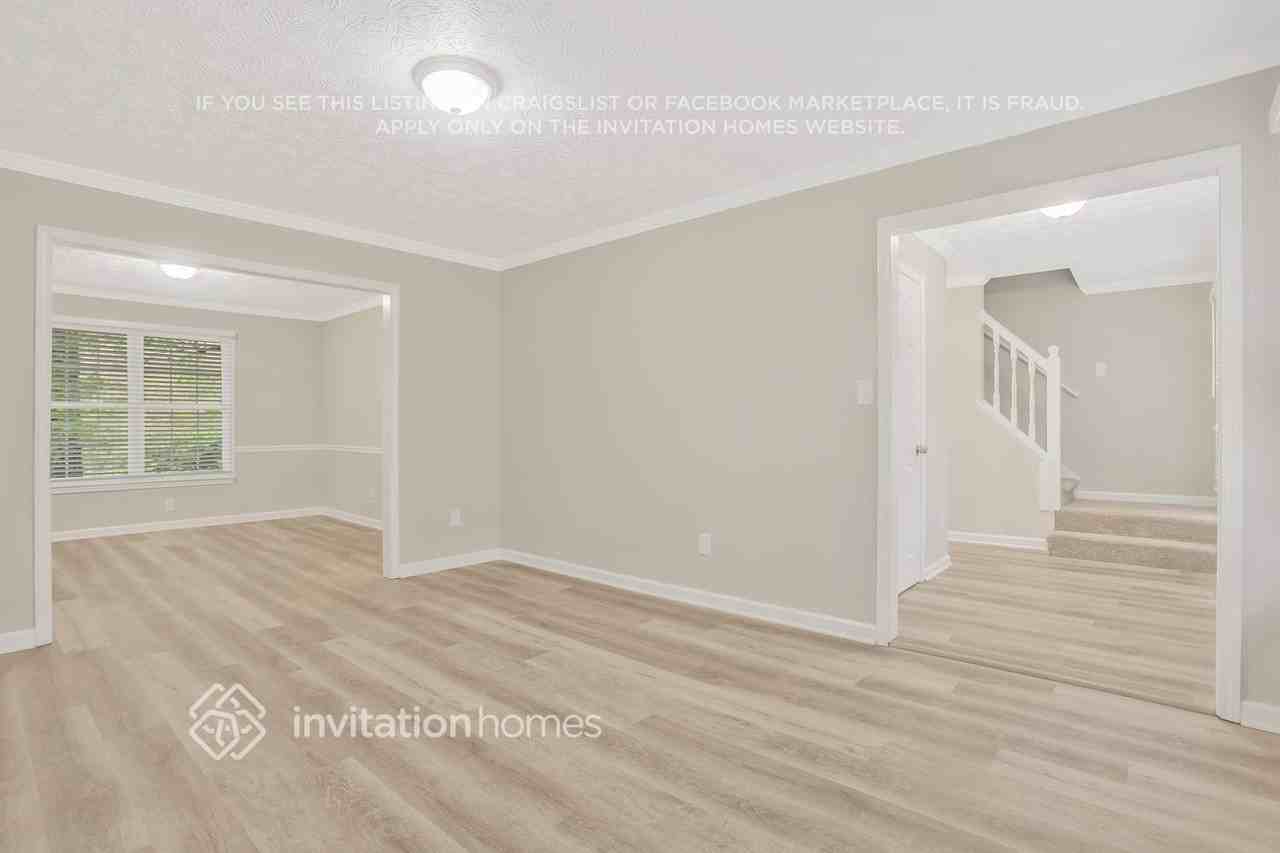 3386 Woodlaurel Dr - Photo 5 of 27