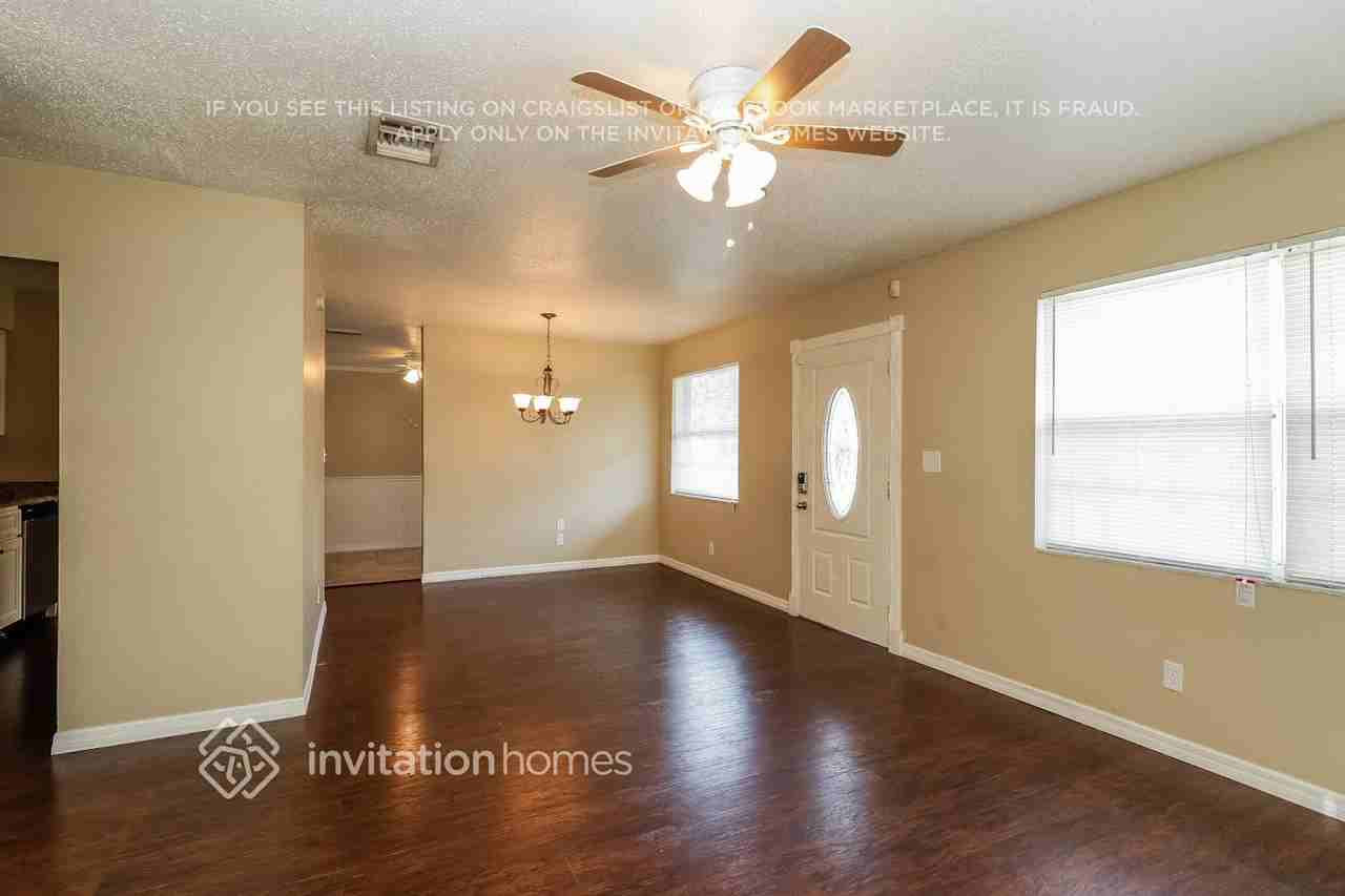 2136 Mary Sue St - Photo 5 of 21