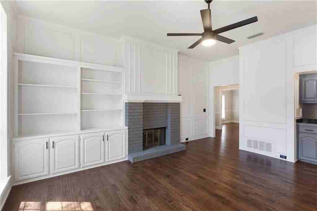 4437 Avonshire Ln - Photo 3 of 15