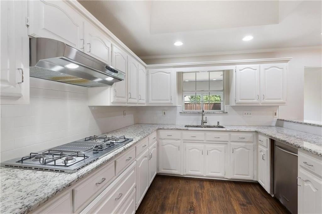 4437 Avonshire Ln - Photo 6 of 15