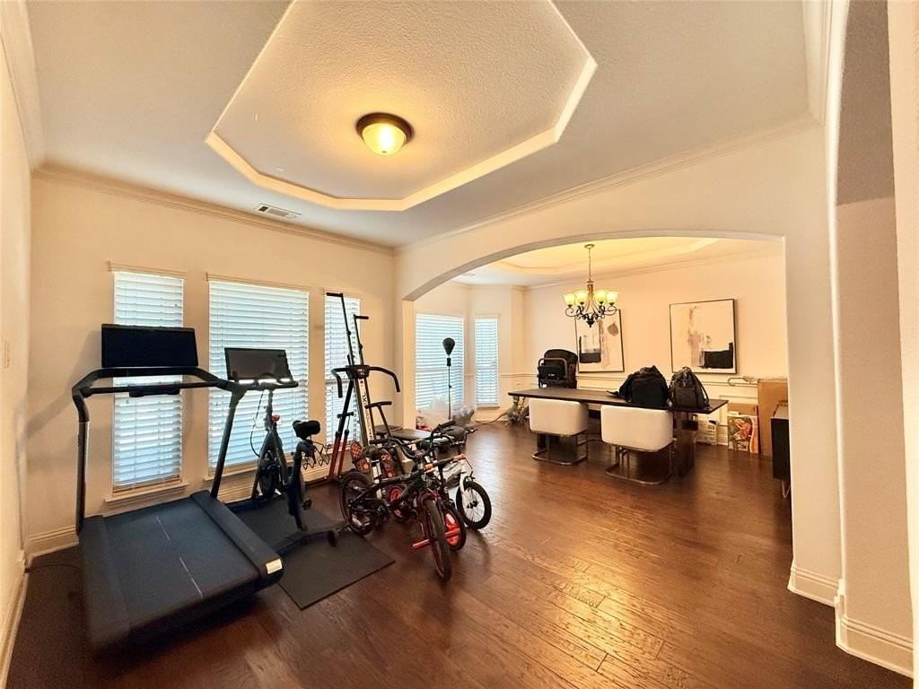 12977 Llano Ave - Photo 5 of 40