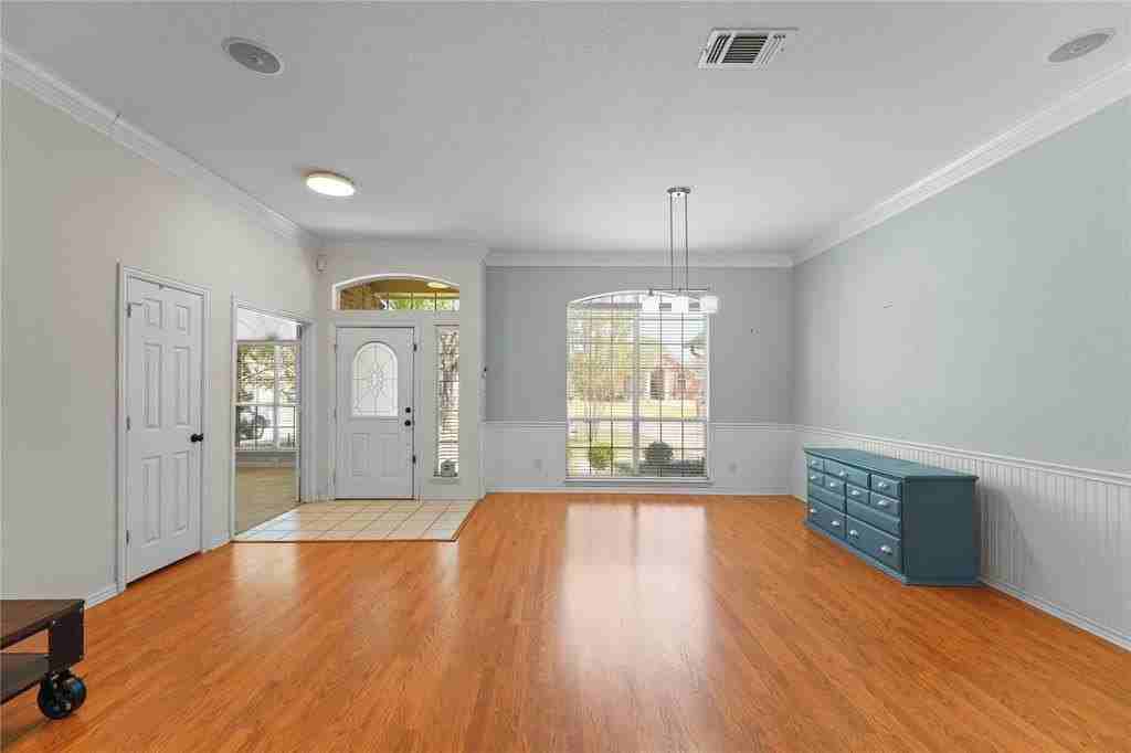 1115 Brook Arbor Dr - Photo 4 of 38