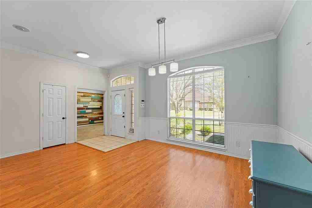 1115 Brook Arbor Dr - Photo 5 of 38