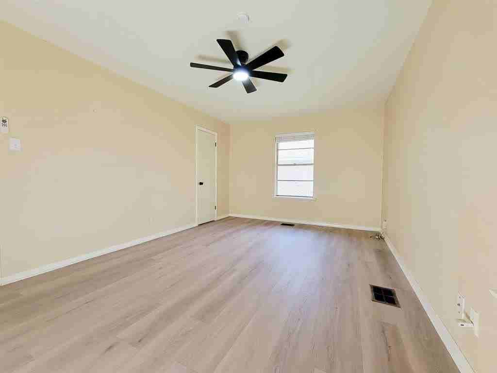 5941 Sachse St - Photo 6 of 15