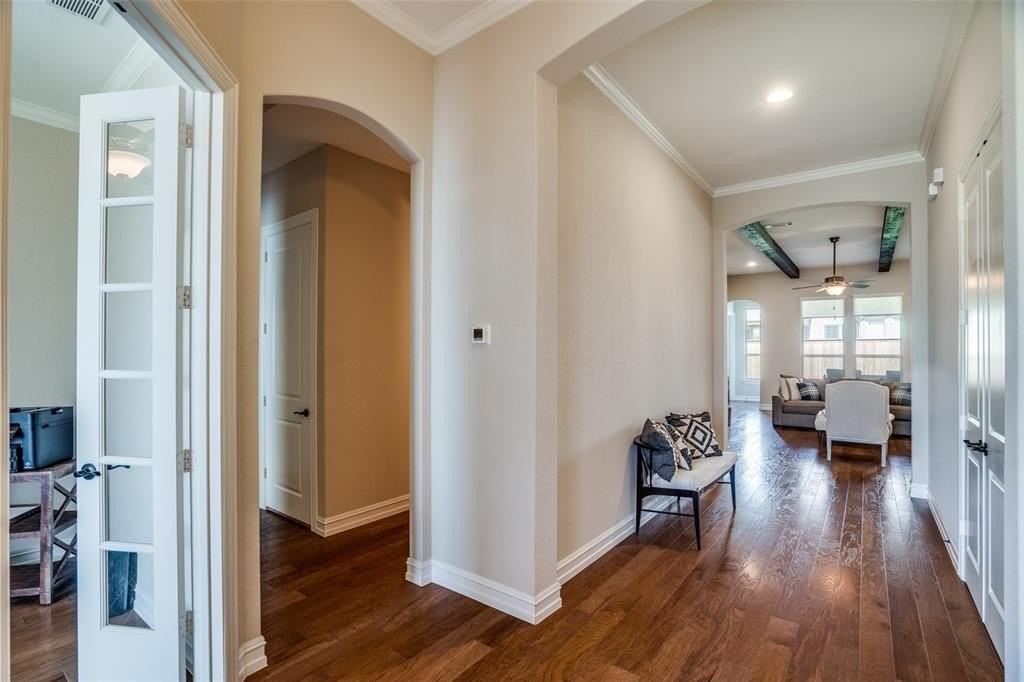 11042 San Pedro St - Photo 3 of 27