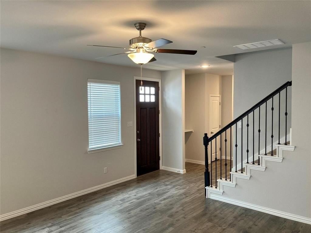 1135 Rusk Way - Photo 2 of 21