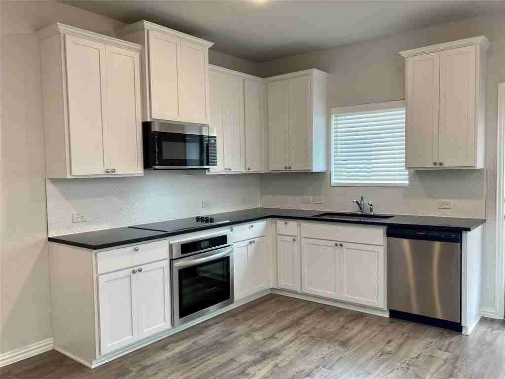 1135 Rusk Way - Photo 6 of 21