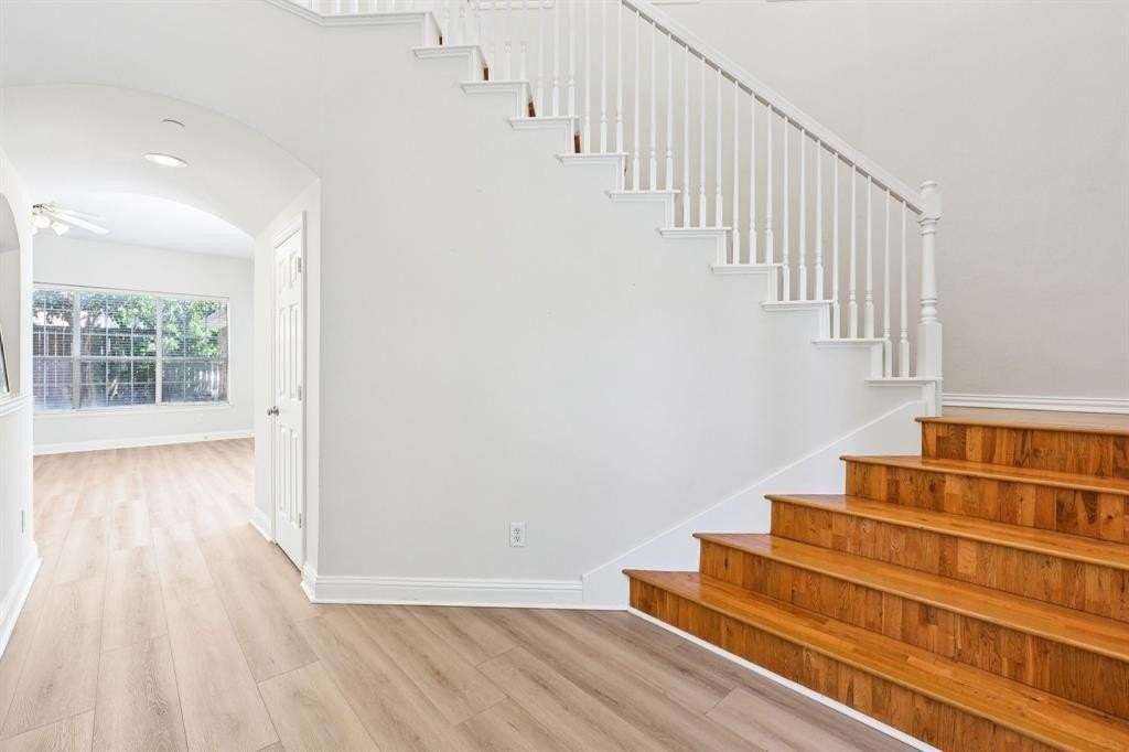 458 Richmond St - Photo 6 of 39