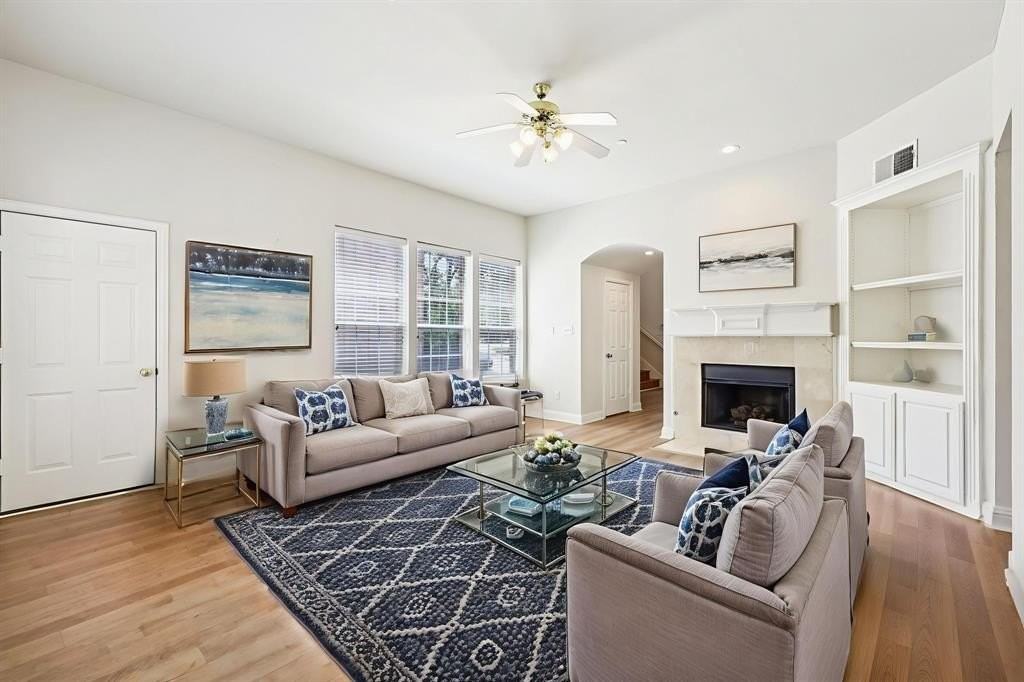 458 Richmond St - Photo 7 of 39