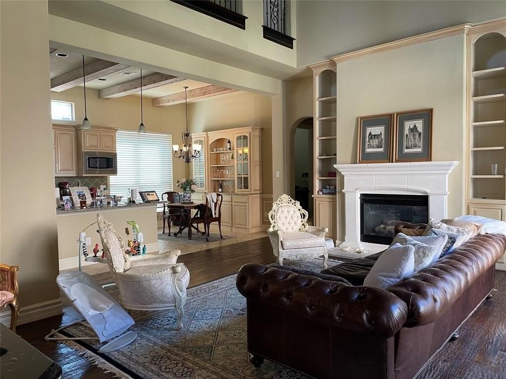 7605 Valleen Dr - Photo 6 of 35