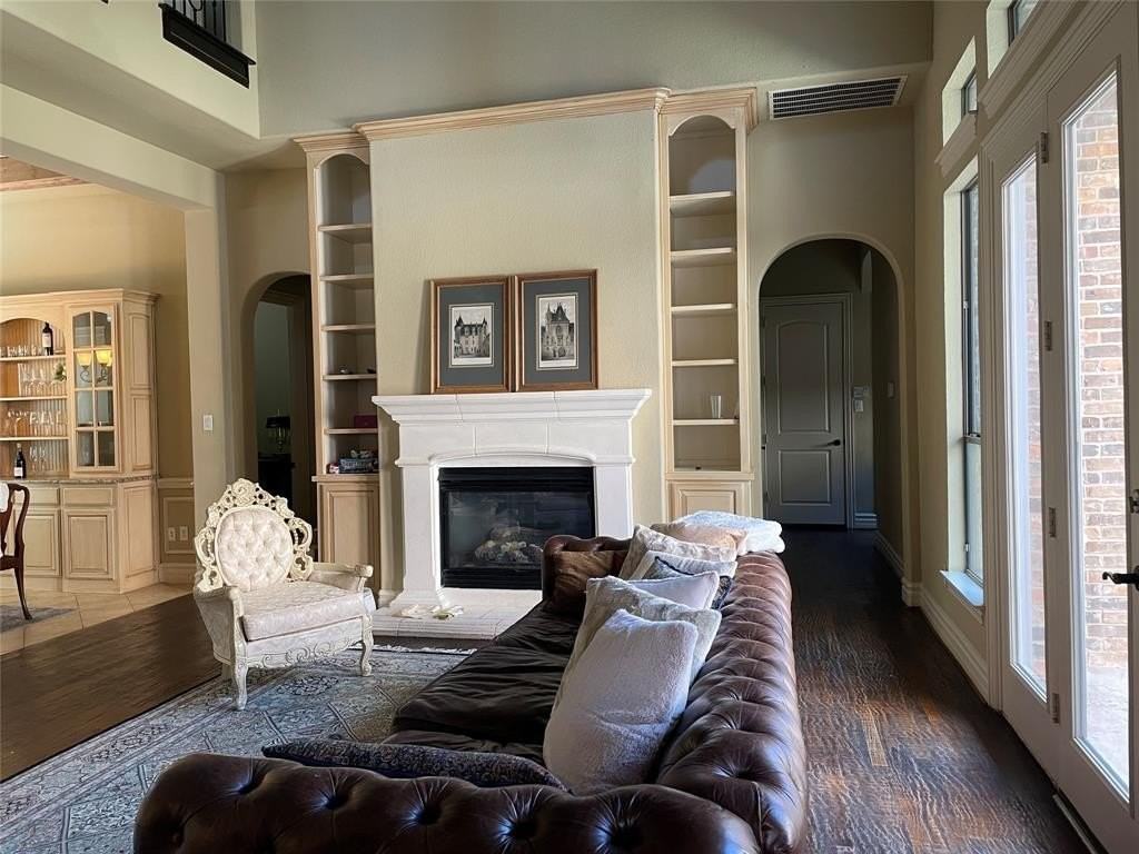 7605 Valleen Dr - Photo 7 of 35