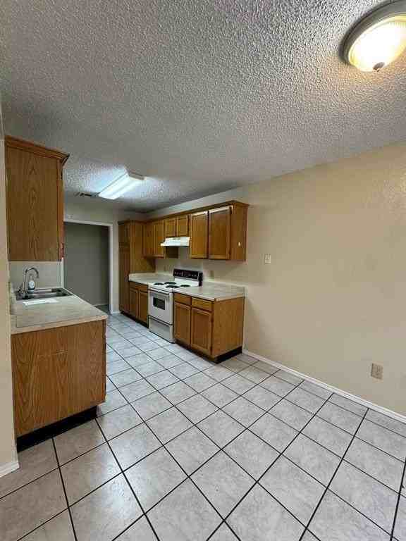 4504 Mizzenmast Ct - Photo 3 of 16