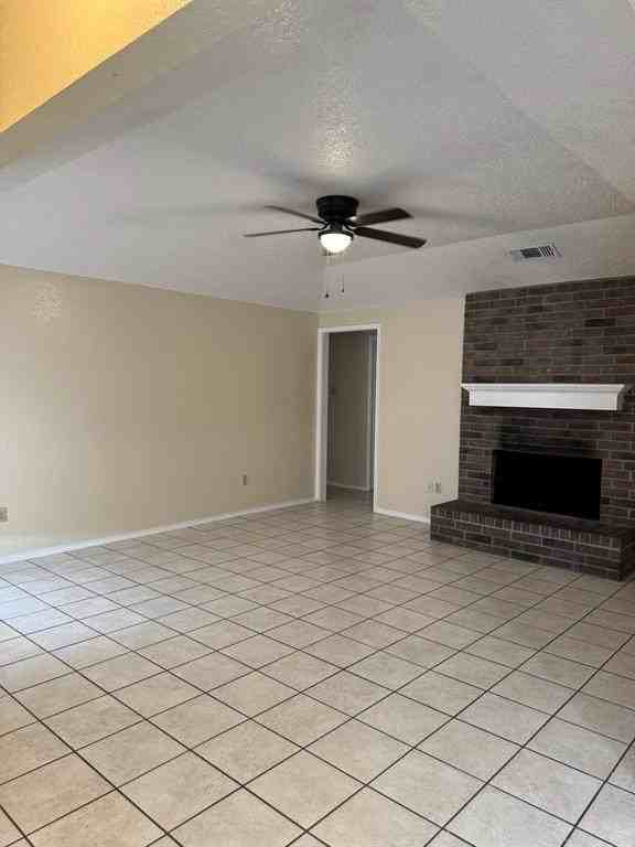 4504 Mizzenmast Ct - Photo 4 of 16