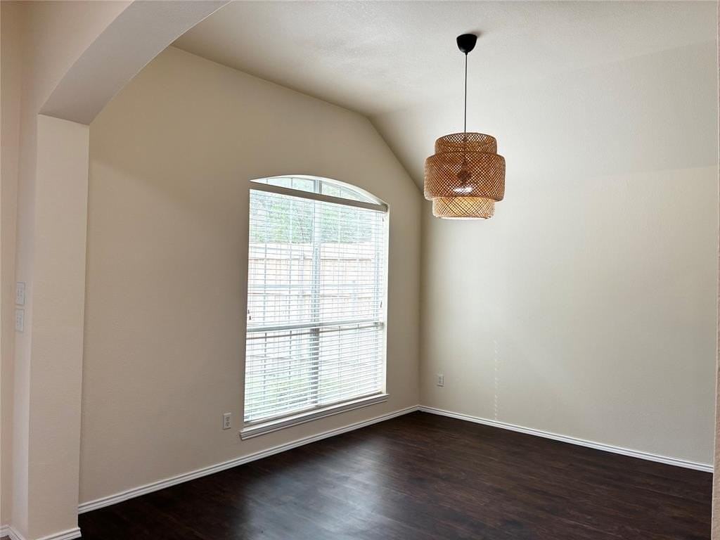 437 Carver Dr - Photo 6 of 28