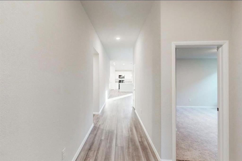 2700 Rambling Rd - Photo 2 of 11