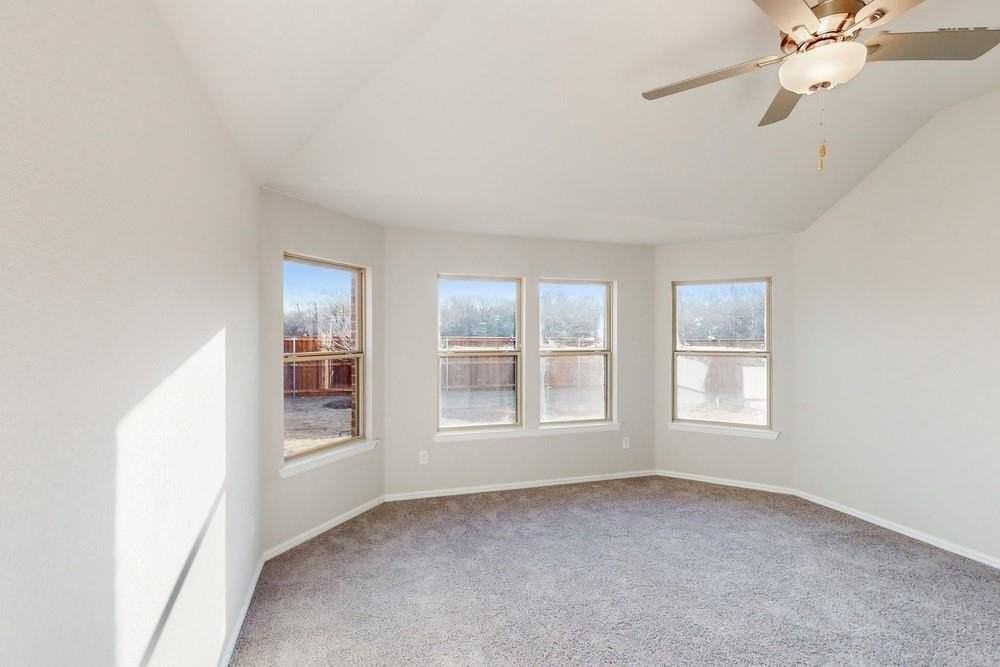 2700 Rambling Rd - Photo 7 of 11