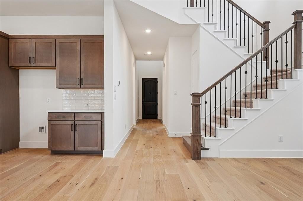 14245 Saralee St - Photo 4 of 39