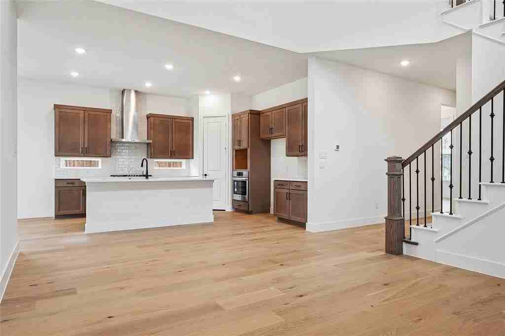 14245 Saralee St - Photo 5 of 39