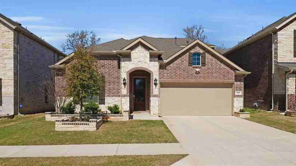 8117 Lindheimer Ln - Photo 4 of 31