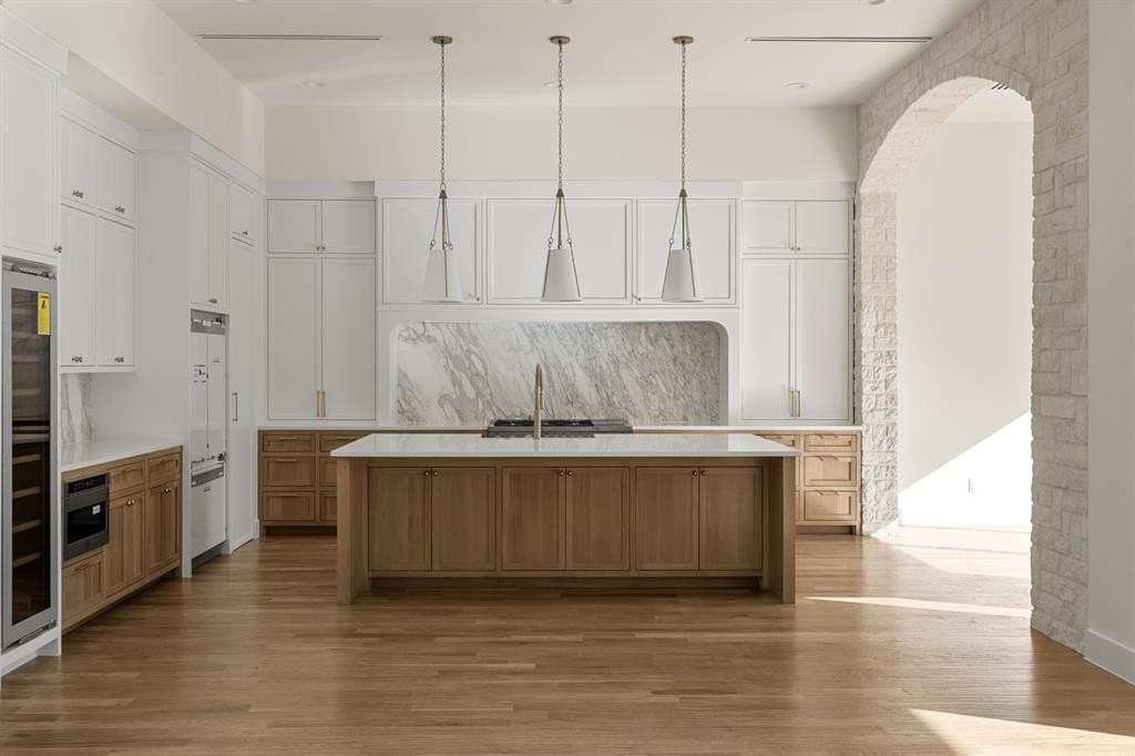 6028 Richmond Ave - Photo 3 of 38