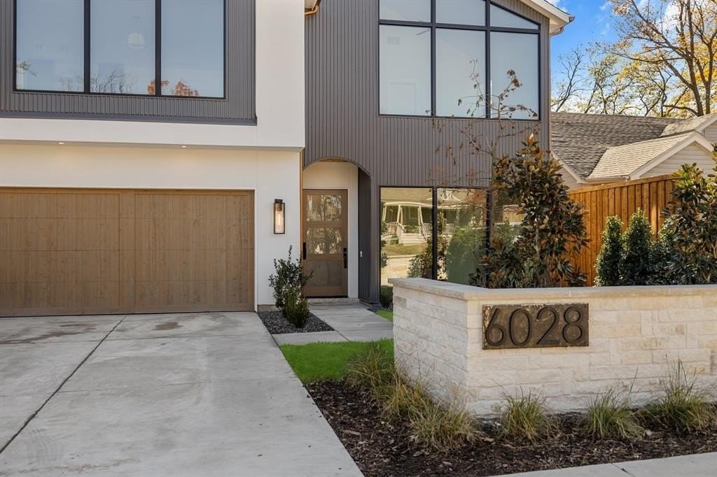 6028 Richmond Ave - Photo 5 of 38