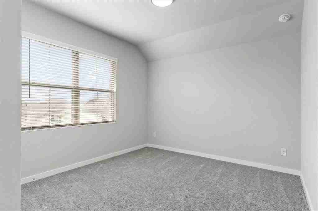 2010 Sandpiper Way - Photo 5 of 38