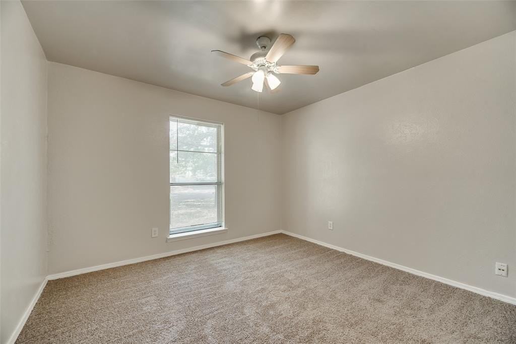 8113 Starnes Rd - Photo 4 of 27