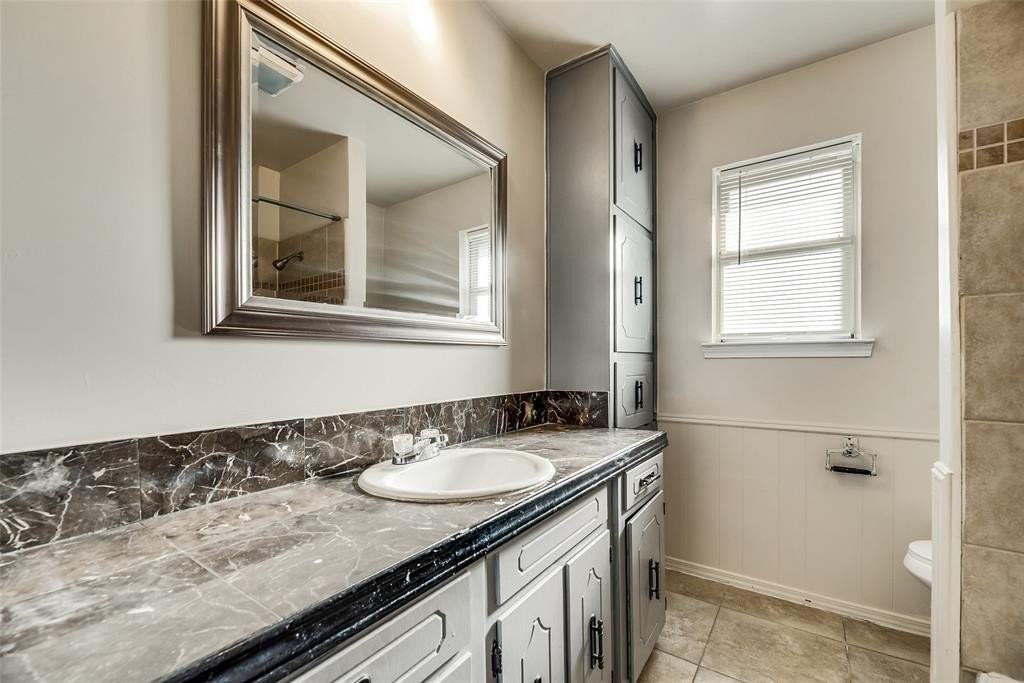 8113 Starnes Rd - Photo 7 of 27