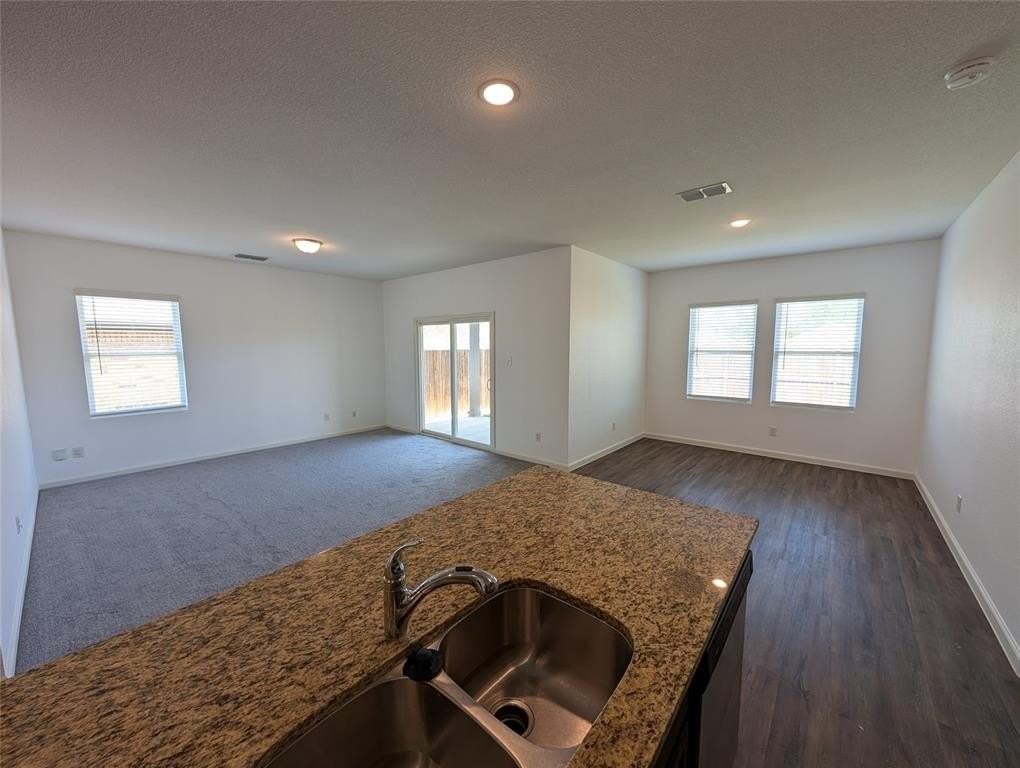 820 Cedar Elm Dr - Photo 5 of 26