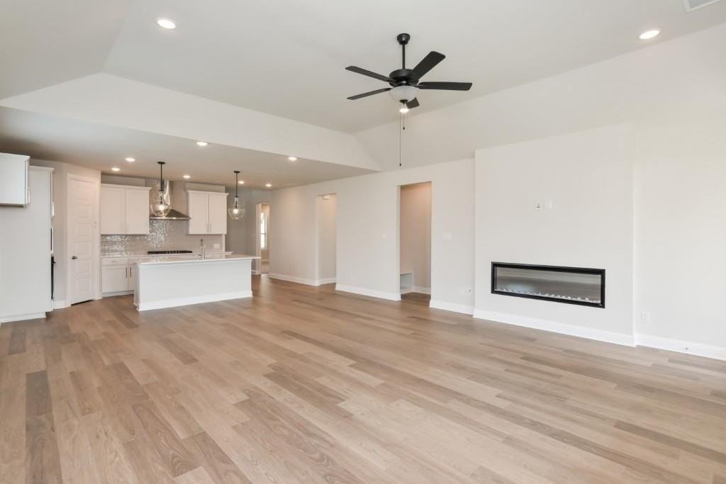 1563 Gramercy Dr - Photo 6 of 28