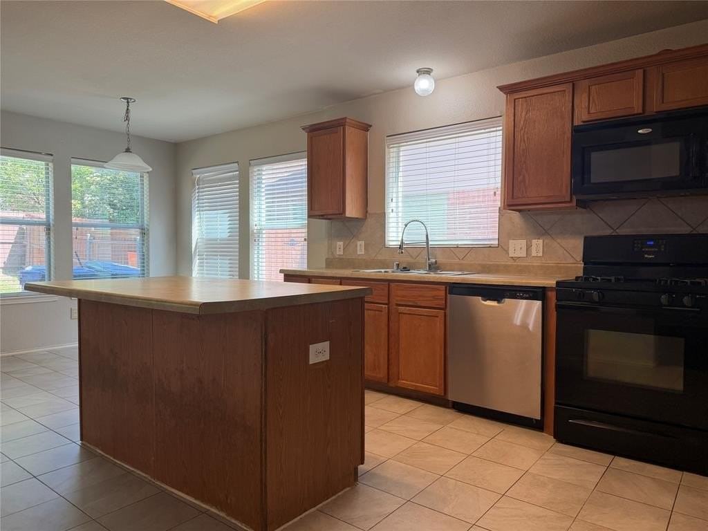 10616 Colfax Dr - Photo 7 of 30