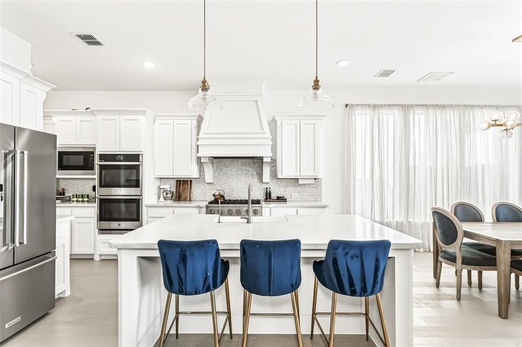 1812 Eric Metzger Way - Photo 7 of 20