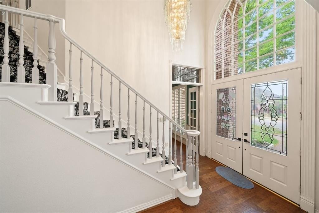 5006 Summerbrook Dr - Photo 4 of 32