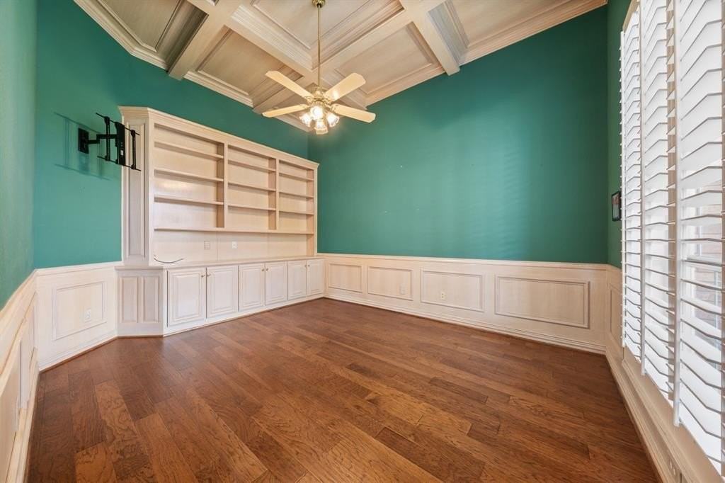 5006 Summerbrook Dr - Photo 5 of 32