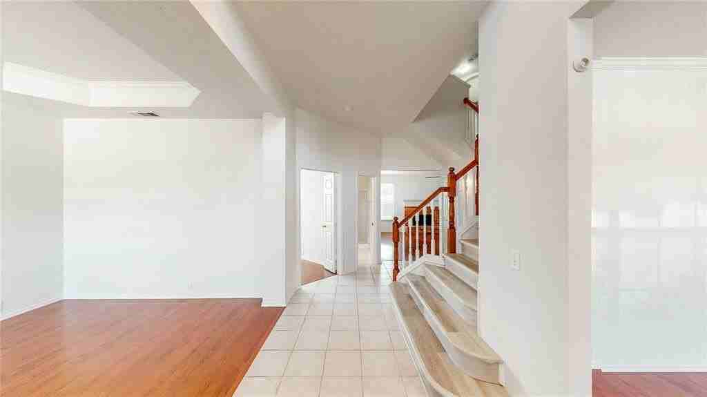 1310 Pinehurst Dr - Photo 4 of 33