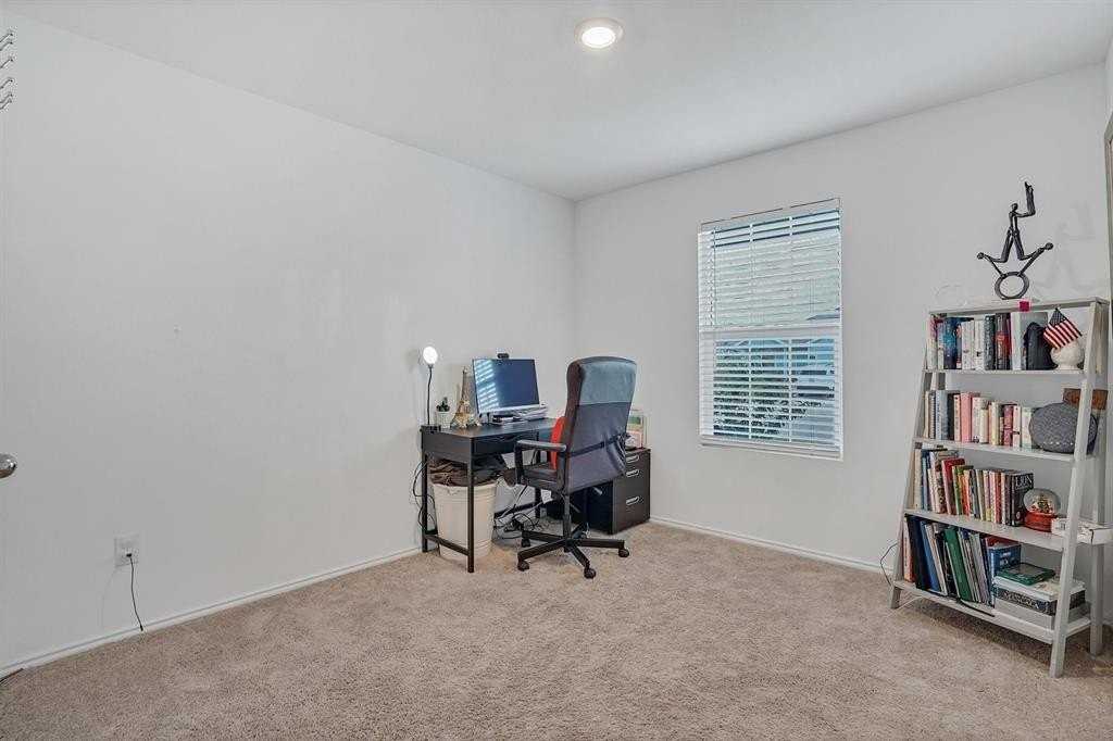 2919 Cascade Ln - Photo 2 of 15