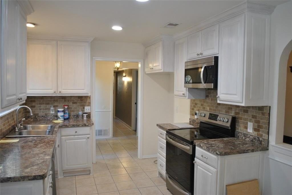 720 Ash St - Photo 2 of 9